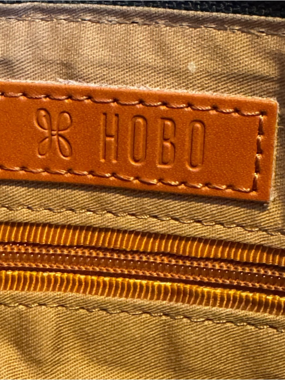 HOBO Darcy Leather Convertible 3-in-1 Crossbody Bag - Picture 4 of 7